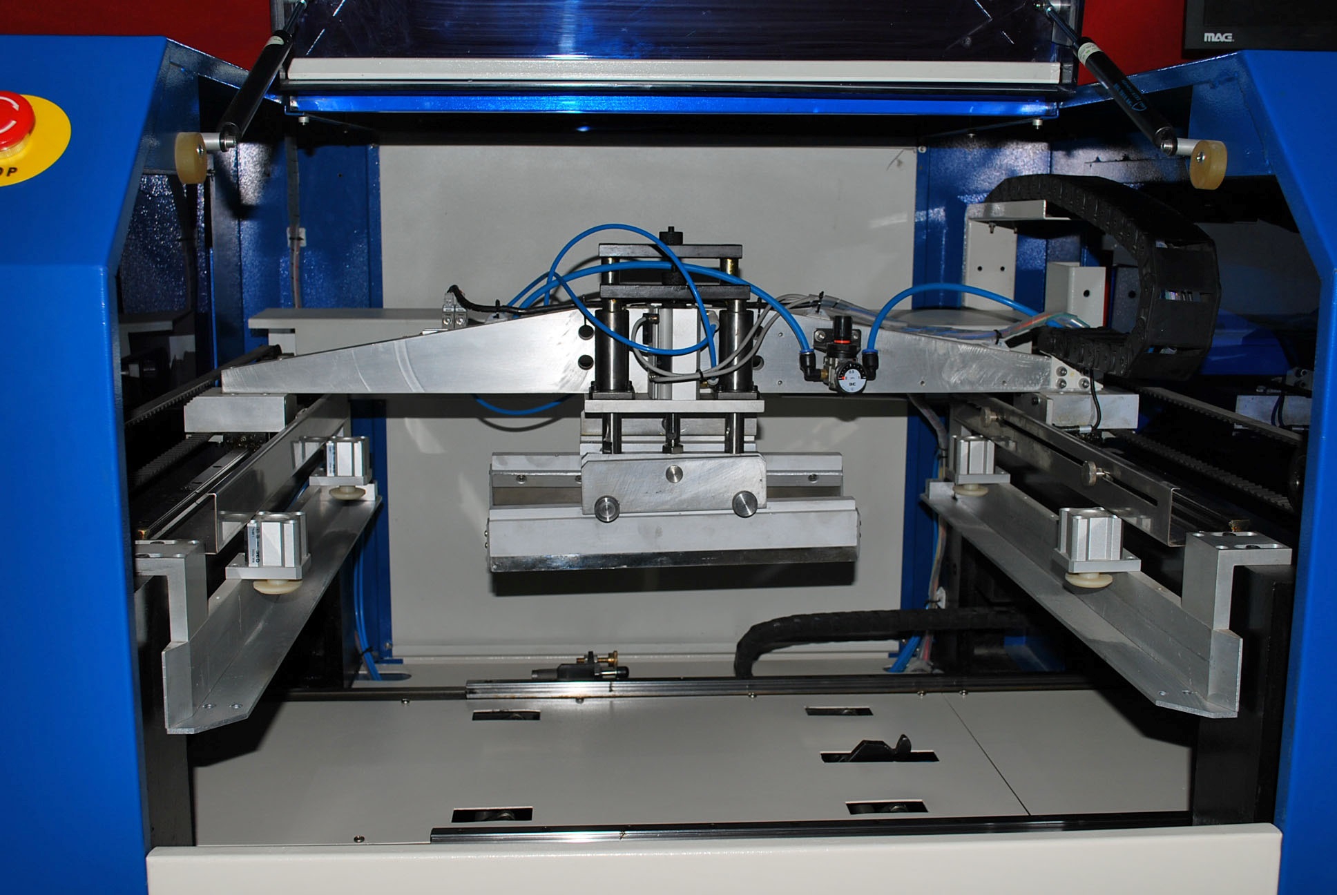 Трафаретный принтер T-1300V. Вид изнутри